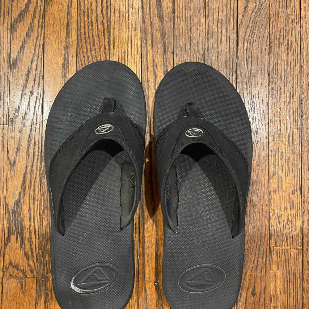 Reef Black Flip Flops (With Bottle Opener On Bottom) - Size 9